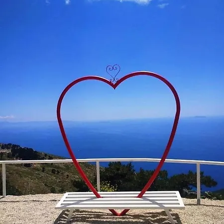 Royal King And Queen For Luxury Life Sarandë