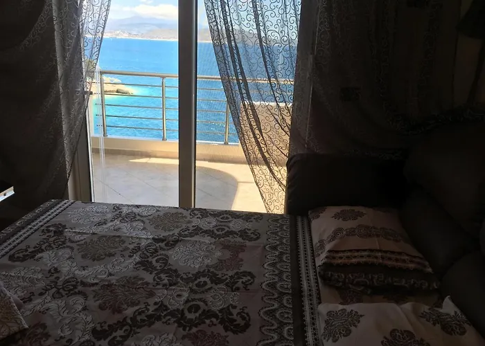 Royal King And Queen For Luxury Life * Sarandë