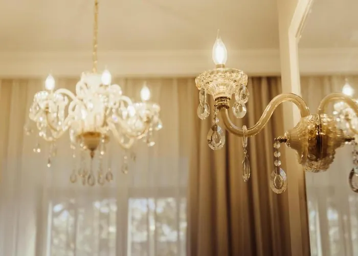 Apartment Royal King And Queen For Luxury Life